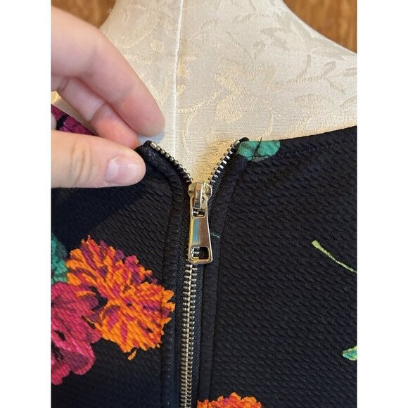 TORRID Women's 2 (2X) Floral Hi-low Ponte Peplum Sleeveless Floral Top Black - Picture 8 of 11